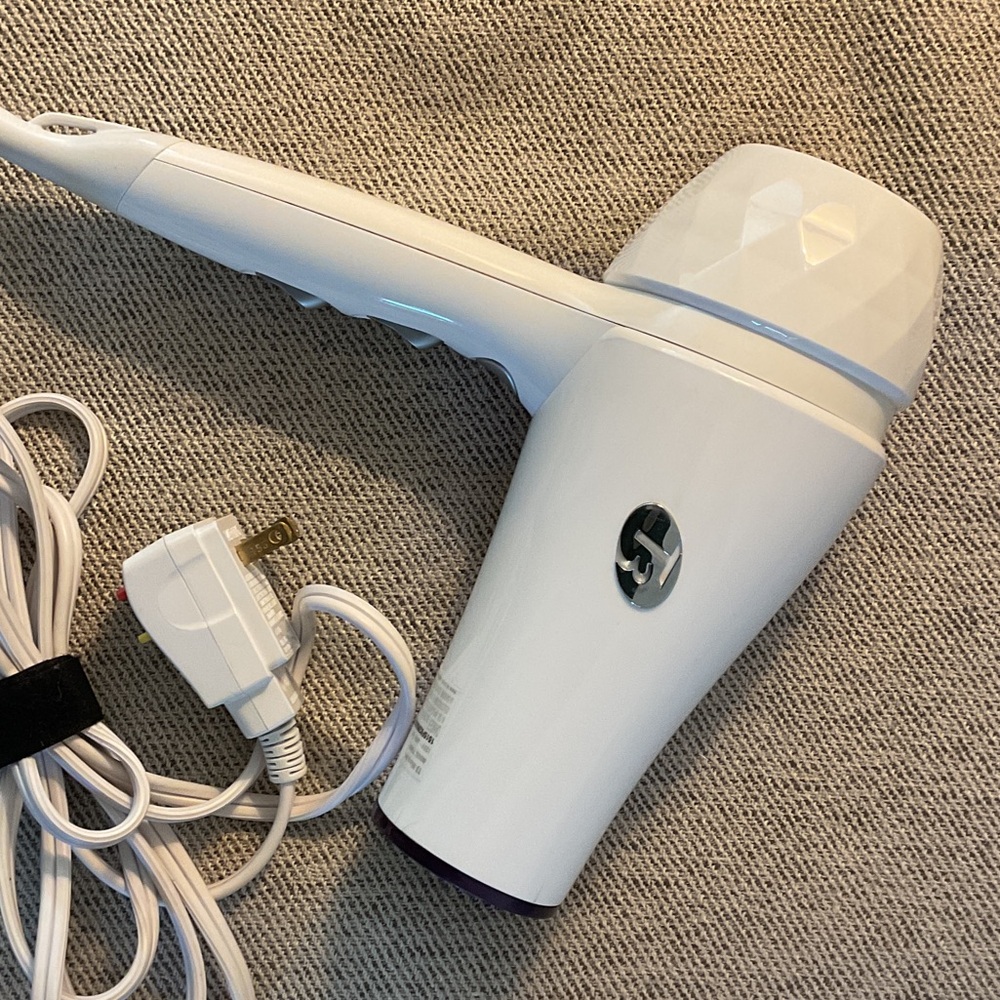 T3 featherweight blowdryer